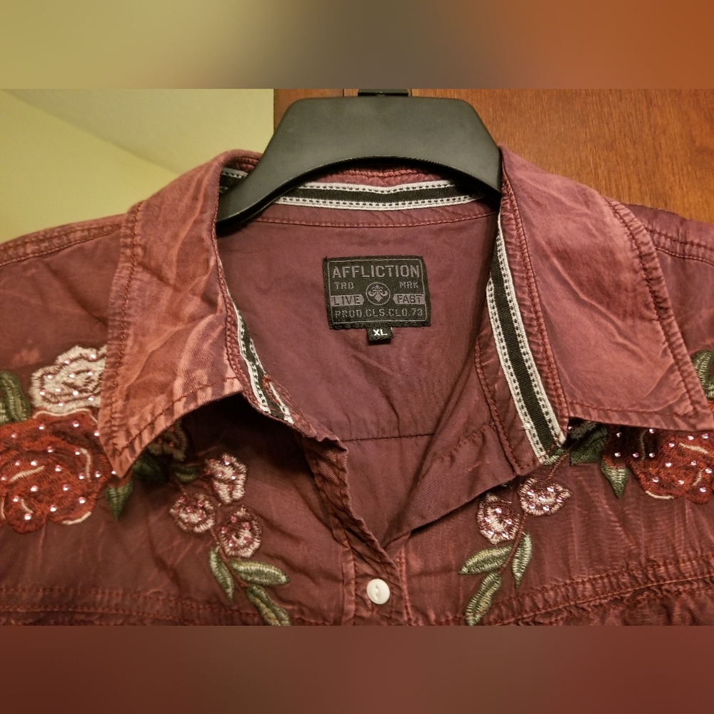 Super Unique Affliction! Missing 1 Button - image 7